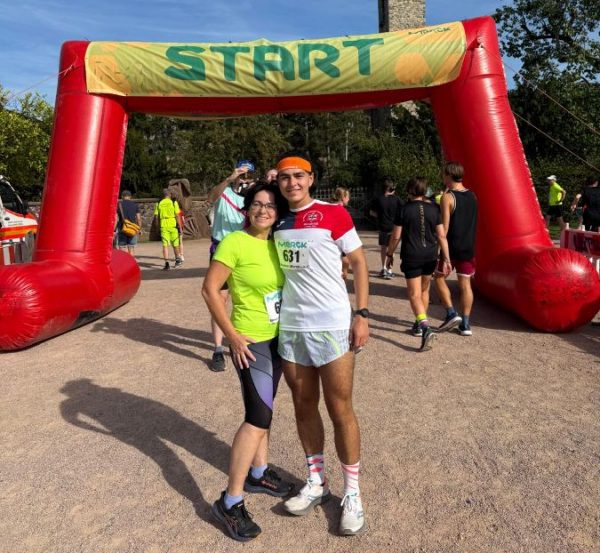 Wir suchen alle, die joggen! Meldet euch!Мы ищем бегунов! Отзовитесь!